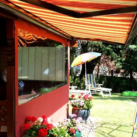 In Schoener Garten Ferienhaus *